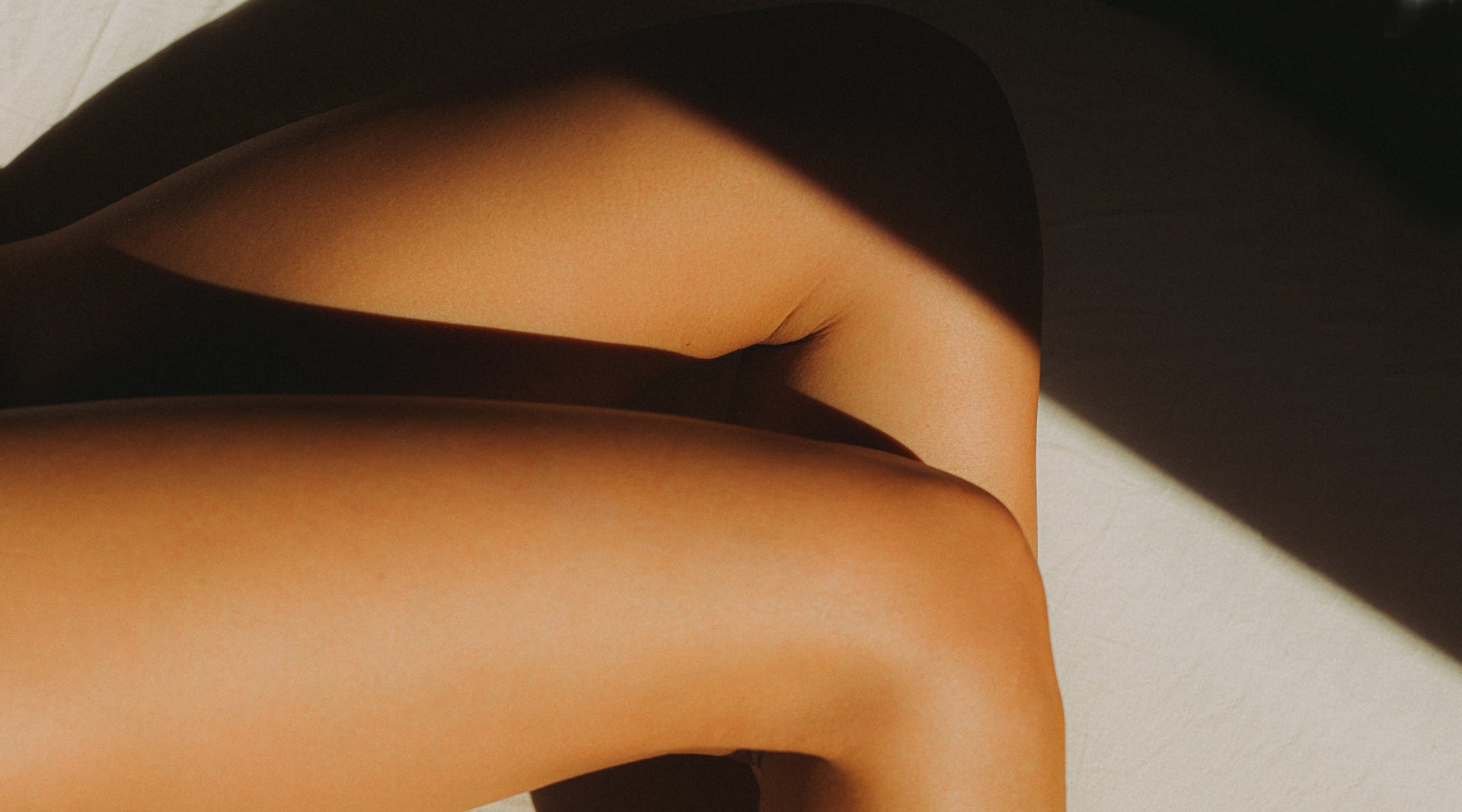 How to Strategically Use Bronzer on the Body